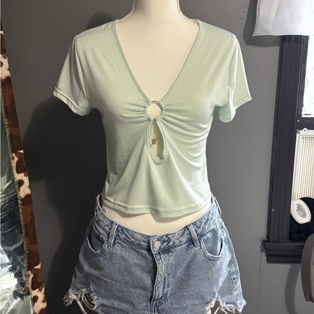 Stylish Light Green V-Neck Ring Detail Tee
